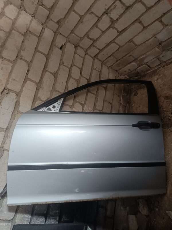 BMW E46 Facelift Universāls kreisās priekšas durvis