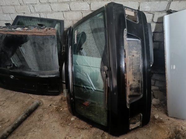 BMW E46 Facelift Universāls aizmugures vāks