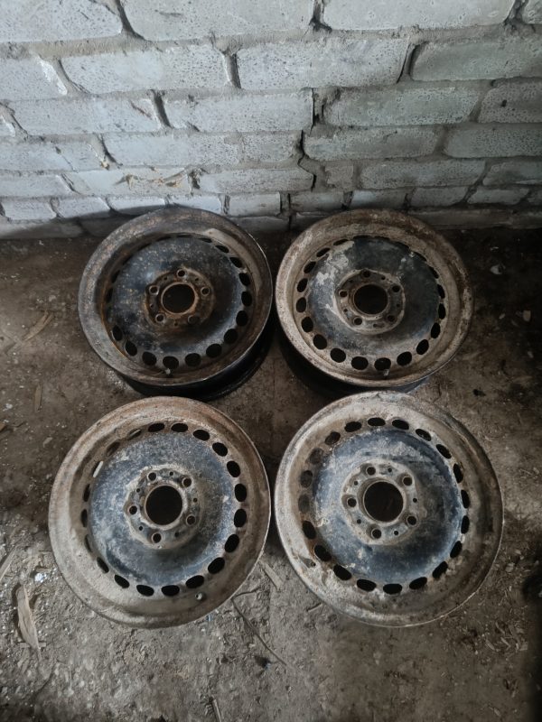 BMW E46 Dzelzs Diski 15"