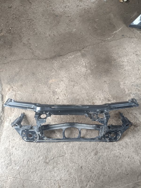 BMW E46 priekšas konstrukcija